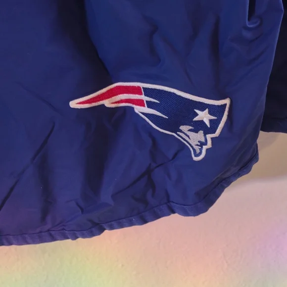 Vintage Patriots NFL brand windbreaker - Picture 7 of 8